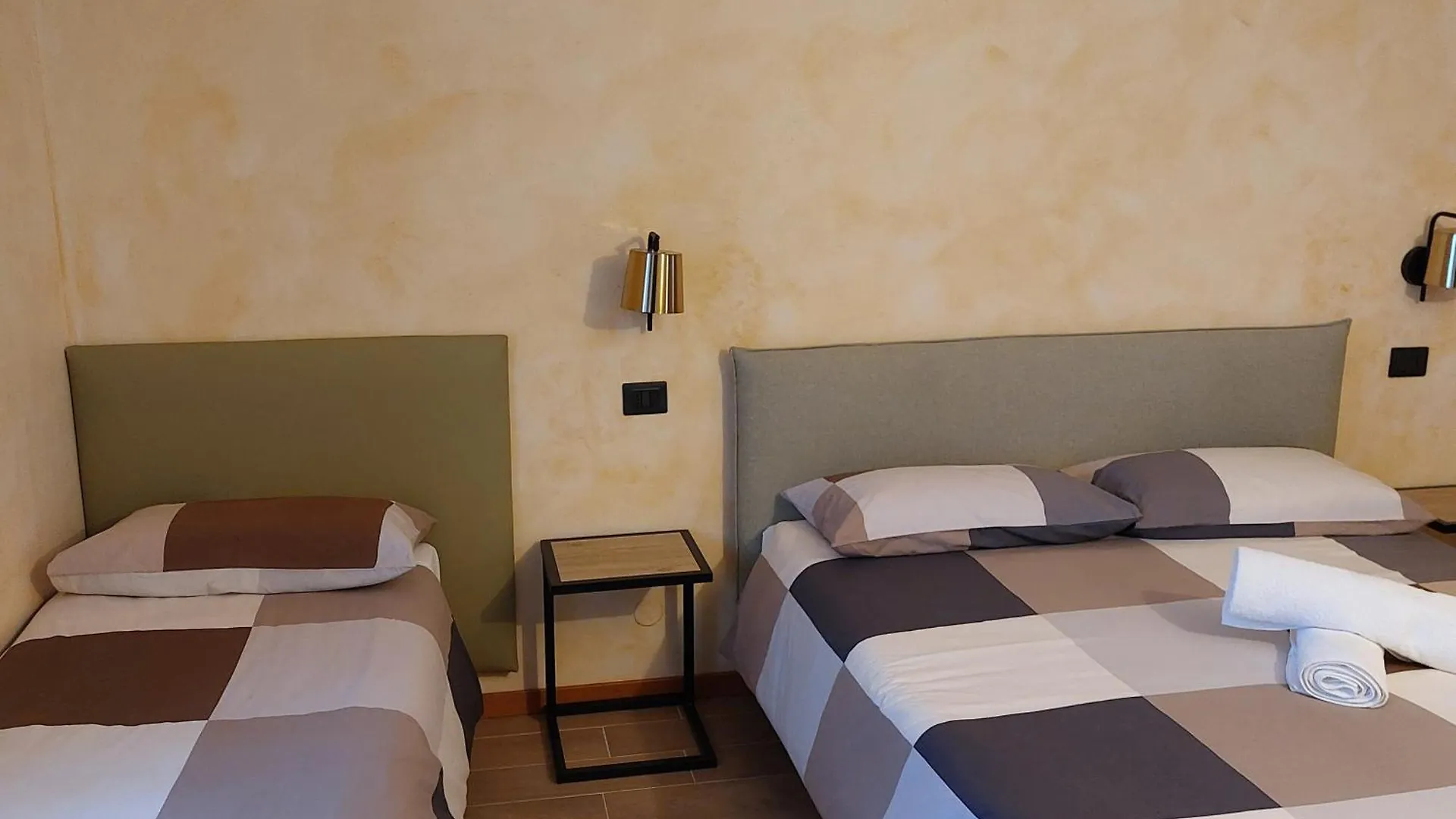 Albergo Ristorante Da Elia Sant'Omobono Terme 2*,  Italia