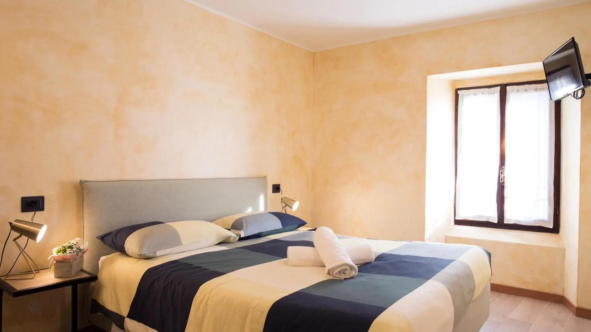 Albergo Ristorante Da Elia Sant'Omobono Terme 2*,  Italia